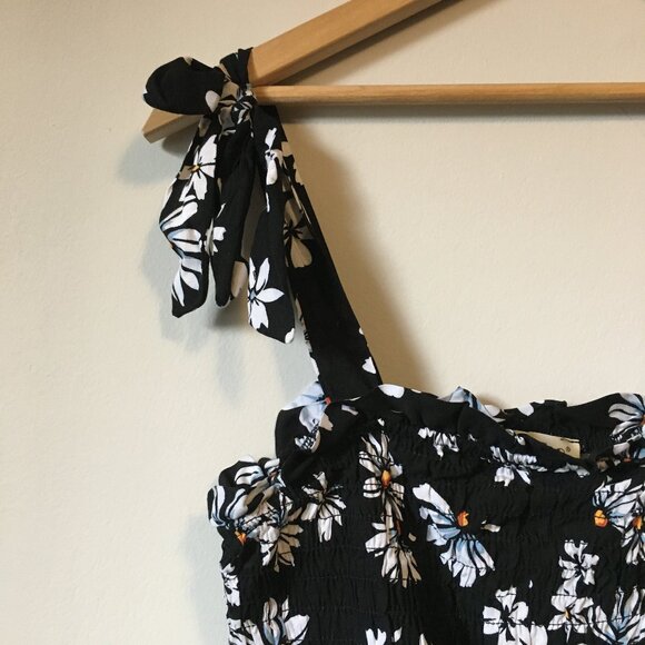 Shosho Ruched Daisy Summer Tie Shoulder Crop Top - Picture 3 of 10